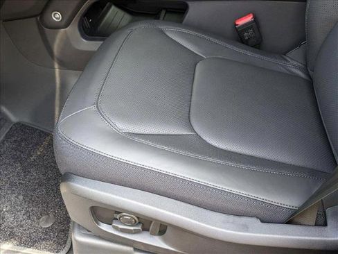 New 2025 Land Rover Defender 110 V8 image 4