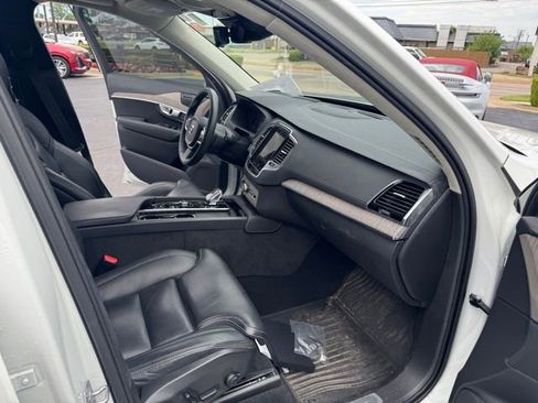 Used 2021 Volvo XC90 T8 Inscription w/ Lounge Package AWD/4WD image 10
