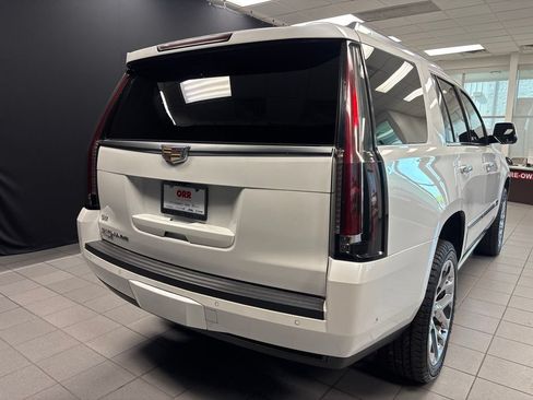 Used 2018 Cadillac Escalade Platinum AWD/4WD image 4