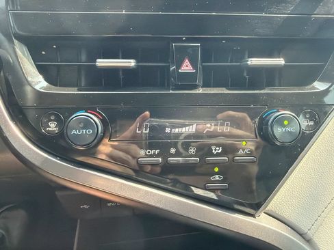 Used 2024 Toyota Camry XSE FWD image 17