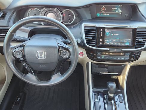 Used 2017 Honda Accord EX-L image 31