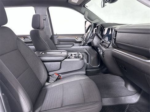 Used 2025 Chevrolet Silverado 2500 LT w/ Convenience Package image 29