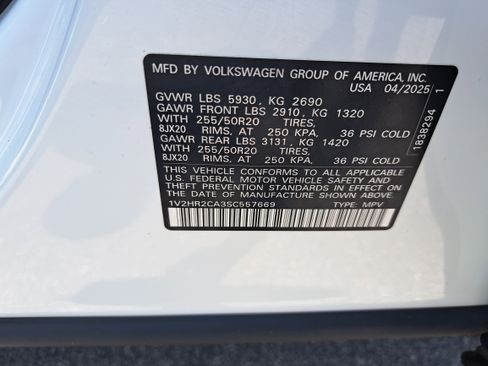 Used 2025 Volkswagen Atlas SE AWD/4WD image 34