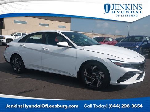 Certified 2024 Hyundai Elantra SEL w/ Convenience Package image 1