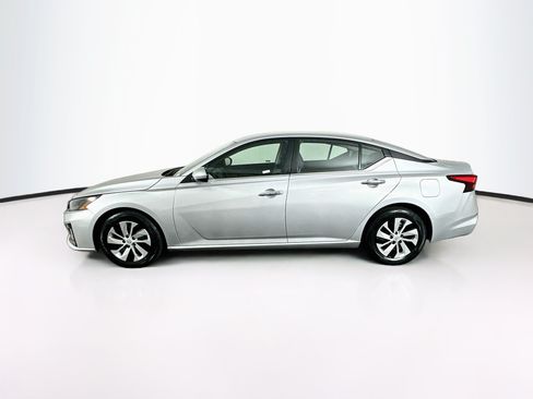 Used 2023 Nissan Altima 2.5 S FWD image 4