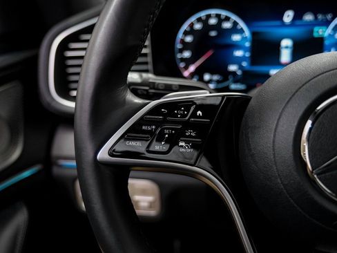 Used 2024 Mercedes-Benz GLS 450 4MATIC image 16