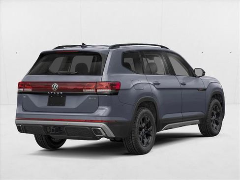 New 2026 Volkswagen Atlas Peak Edition image 2