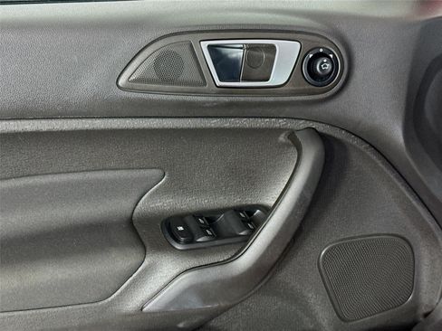 Used 2014 Ford Fiesta SE FWD image 17
