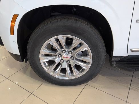 Used 2025 GMC Yukon Denali image 51