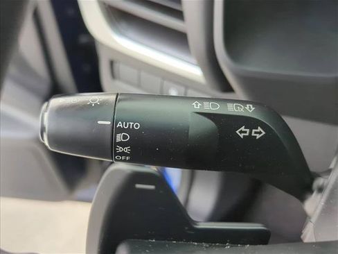 Used 2023 Nissan Rogue SV FWD image 18
