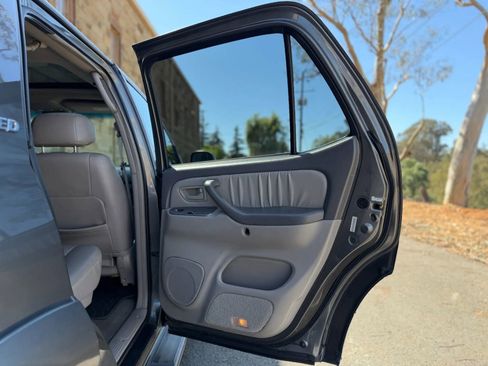 Used 2003 Toyota Sequoia Limited AWD/4WD image 31