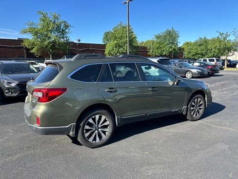 Used 2017 Subaru Outback 2.5i Limited AWD/4WD image 3