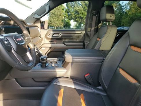 Used 2025 GMC Sierra 1500 AT4 w/ AT4 Premium Package AWD/4WD image 19