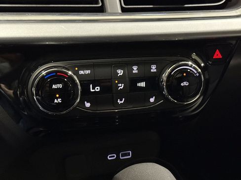 New 2026 Chevrolet Trax LT w/ LT Convenience Package FWD image 16
