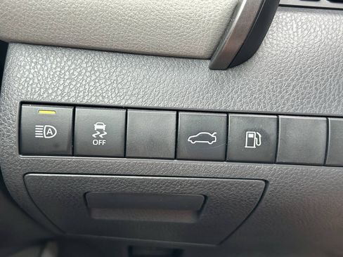 Used 2018 Toyota Camry SE FWD image 27
