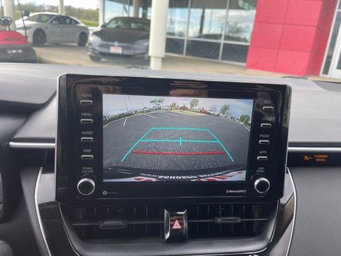 Used 2021 Toyota Corolla LE FWD image 16