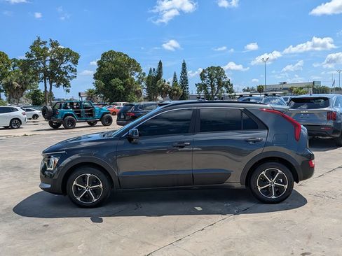 Certified 2024 Kia Niro EX FWD image 5