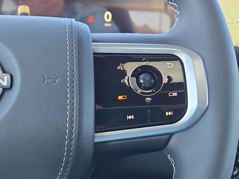 Used 2025 Nissan Armada Platinum Reserve image 24