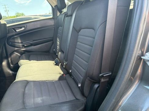 Used 2020 Ford Edge SE FWD image 9
