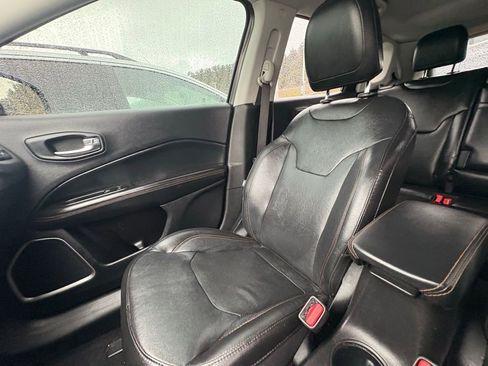 Used 2018 Jeep Compass Limited w/ Navigation Group FWD image 24