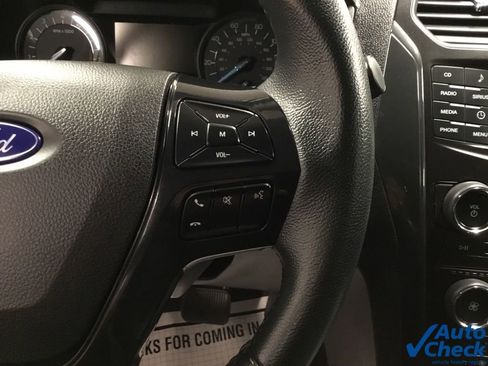 Used 2017 Ford Explorer XLT image 43