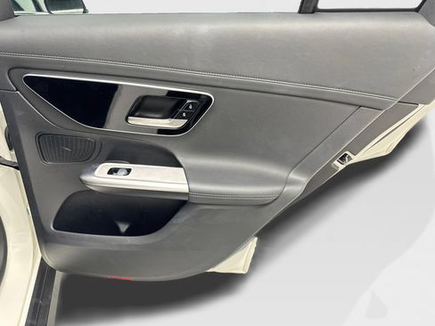 Used 2024 Mercedes-Benz GLC 300 image 39