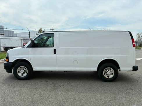Used 2019 Chevrolet Express 2500 w/ Driver Convenience Package RWD image 3