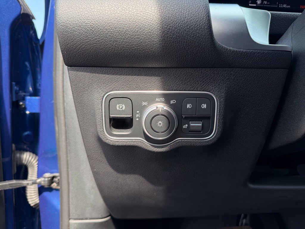 Used 2024 Mercedes-Benz GLB 250 4MATIC image 18
