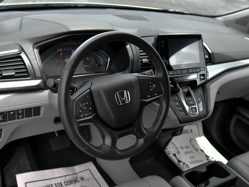 Used 2023 Honda Odyssey EX-L image 16
