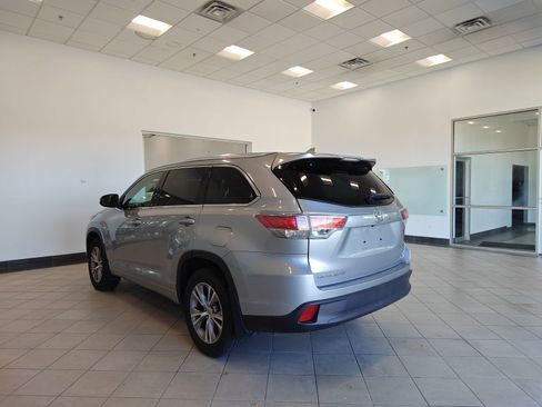 Used 2015 Toyota Highlander XLE AWD/4WD image 5