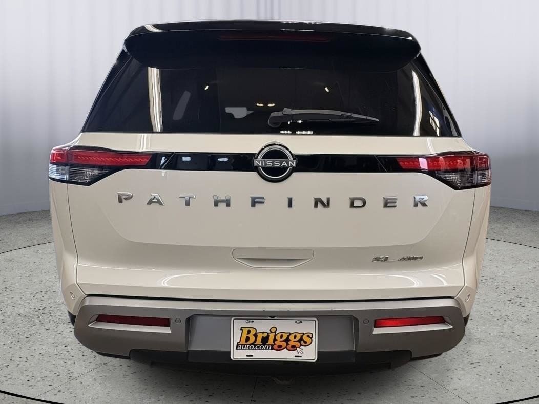 Used 2024 Nissan Pathfinder SL AWD/4WD image 5