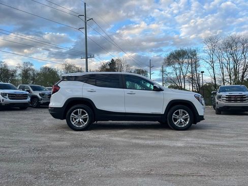 Used 2023 GMC Terrain SLE AWD/4WD image 6