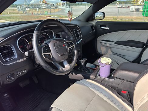 Used 2018 Dodge Charger R/T w/ Premium Group RWD image 7
