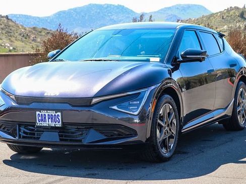 New 2025 Kia EV6 Wind image 12