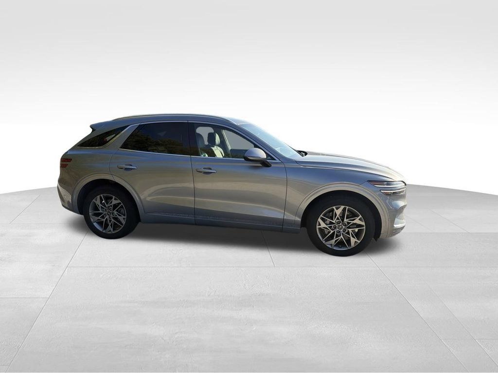 Used 2025 Genesis GV70 2.5T AWD/4WD image 3