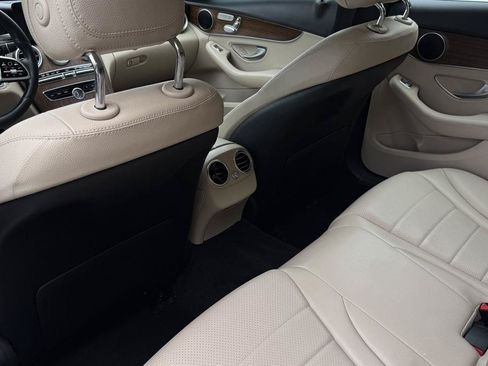 Used 2019 Mercedes-Benz C 300 4MATIC Sedan image 32