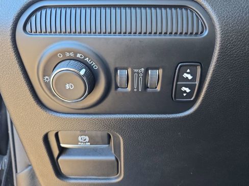Used 2023 Jeep Wagoneer Series II AWD/4WD image 28
