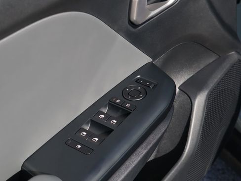 New 2025 Kia K4 LXS image 15