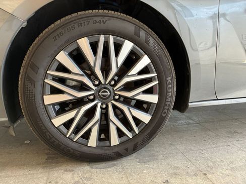 Used 2025 Nissan Altima 2.5 SV image 30