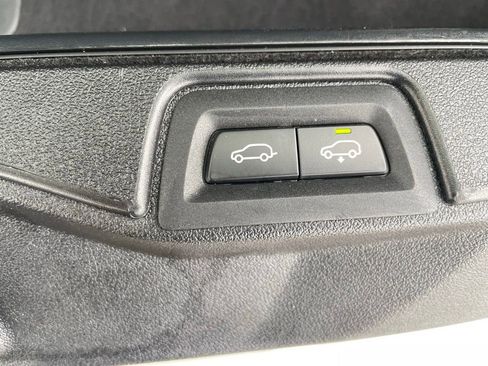 Used 2025 BMW X5 xDrive50e AWD/4WD image 16