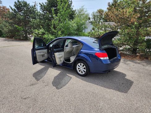 Used 2011 Subaru Legacy 2.5i Premium w/ All-Weather Pkg AWD/4WD image 16