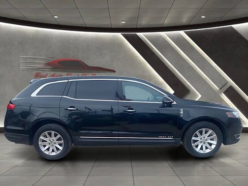 Used 2015 Lincoln MKT AWD image 13
