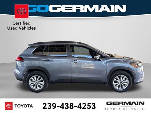 Used 2025 Toyota Corolla Cross LE w/ Moonroof Package image 9