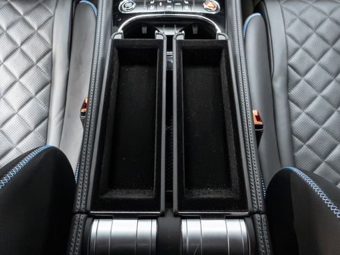 Used 2017 Bentley Continental GT image 28