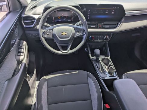 Used 2025 Chevrolet TrailBlazer LT AWD/4WD image 24