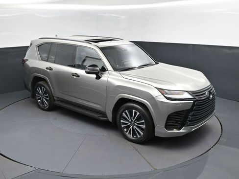 Used 2023 Lexus LX 600 4WD w/ Appearance Package image 39