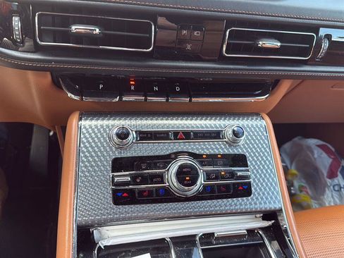 Used 2021 Lincoln Aviator Black Label AWD/4WD image 7
