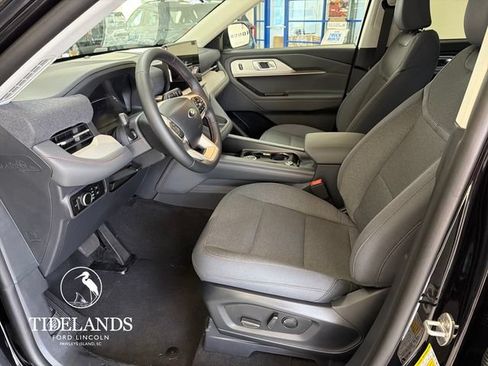 New 2026 Ford Explorer Active RWD image 10