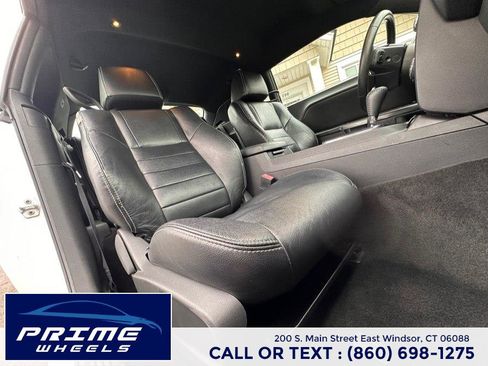 Used 2012 Dodge Challenger SXT image 14