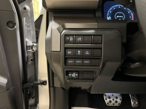 Used 2024 Toyota Tacoma TRD Sport w/ TRD Sport Upgrade Package image 18